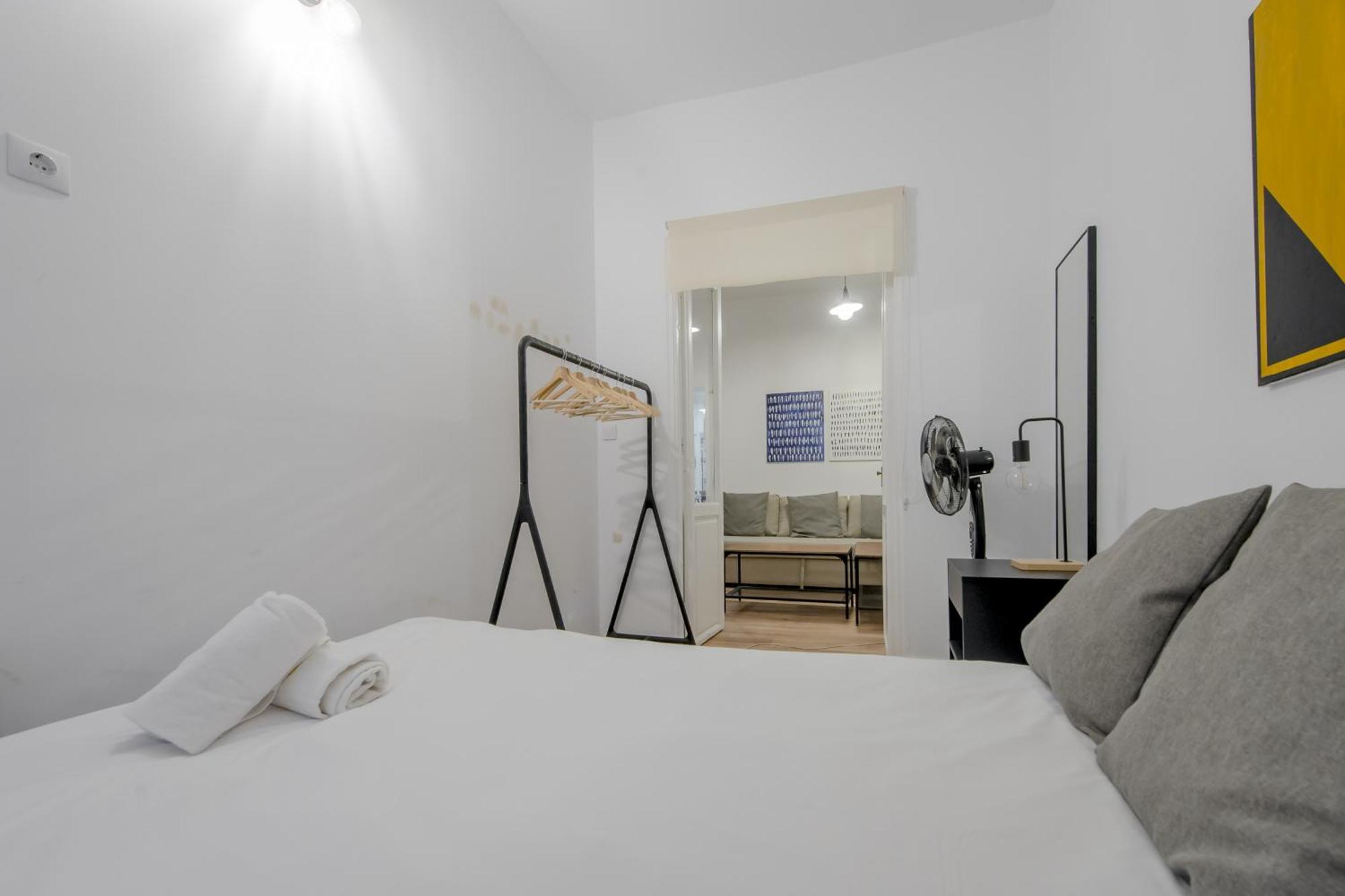 C-Cabeza Cool Apt Para 7 Al Lado De Tirso De Molina E1 Madrid Exterior photo